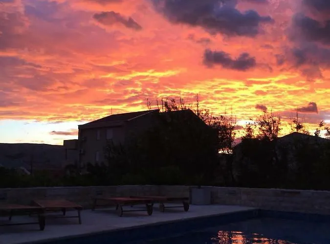 Antea - Modern House With Pool Villa Pag Town