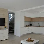 فيلة Antea - Modern House With Pool باغ