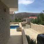 Antea - Modern House With Pool *