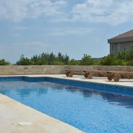 Antea - Modern House With Pool * Pag Town