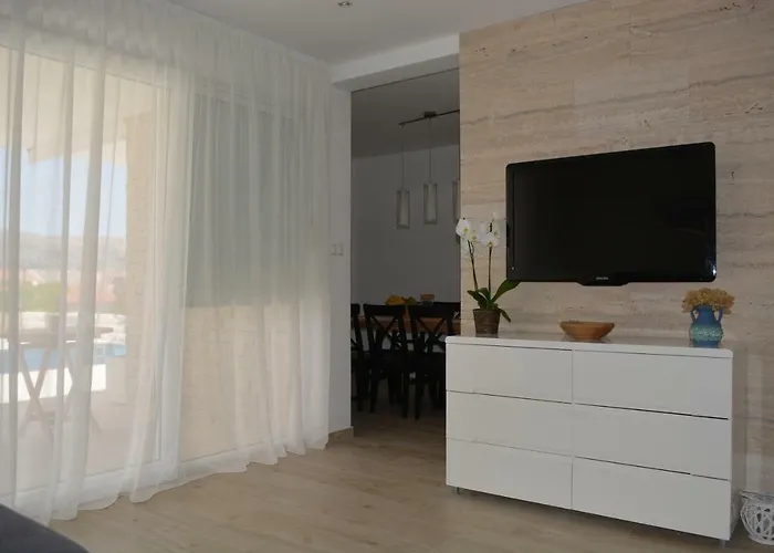 Antea - Modern House With Pool Вилла *