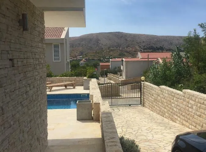 Antea - Modern House With Pool *